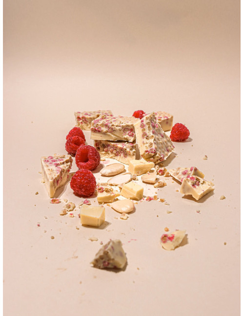 White chocolate and raspberry protein nougat