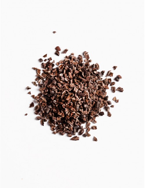 Crunchy natural cocoa grain nibs